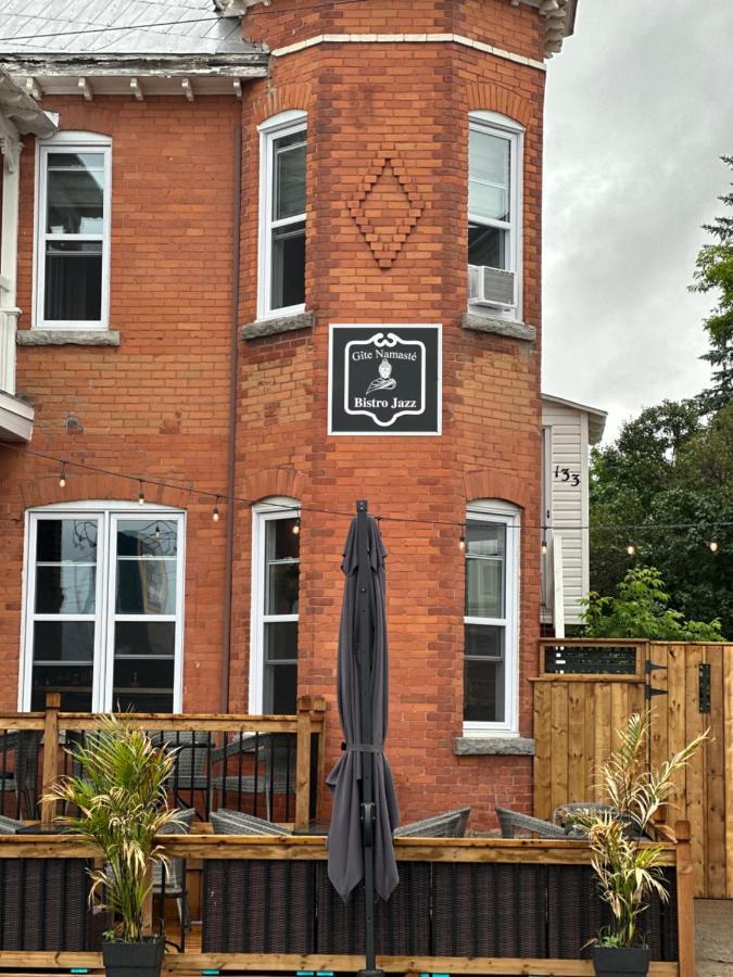 Auberge Et Bistro Namaste Lachute Zewnętrze zdjęcie