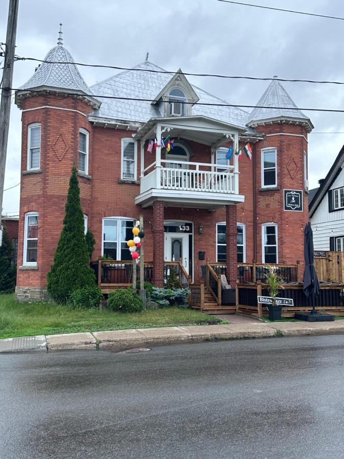 Auberge Et Bistro Namaste Lachute Zewnętrze zdjęcie