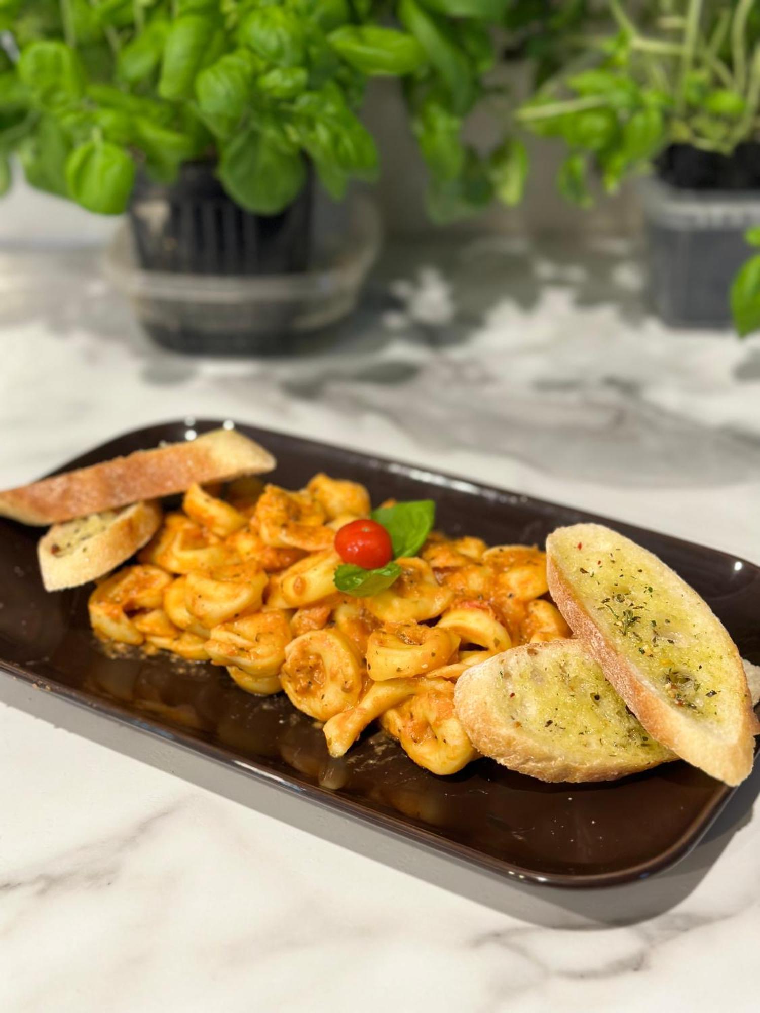 Auberge Et Bistro Namaste Lachute Zewnętrze zdjęcie